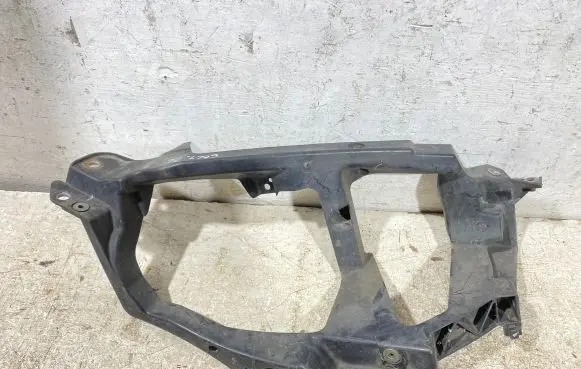Mitsubishi Colt Headlight/headlamp mounting bracket Mn105060