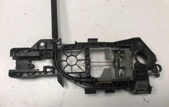 Rear door exterior handle/bracket