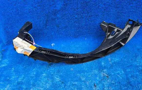 BMW 1 E81 E87 Headlight/headlamp mounting bracket 7120823
