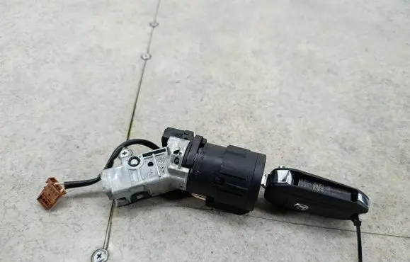 Opel Grandland X Ignition lock 9663123380