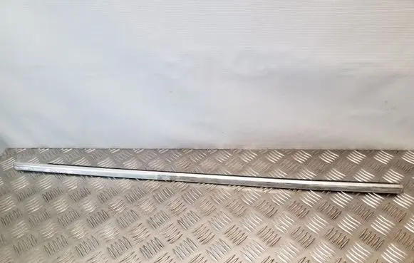 BMW 3 E46 Front door glass trim molding 