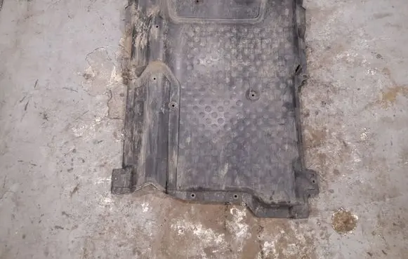 Mercedes-Benz C W205 Engine splash shield/under tray 2055200423 A2055200423