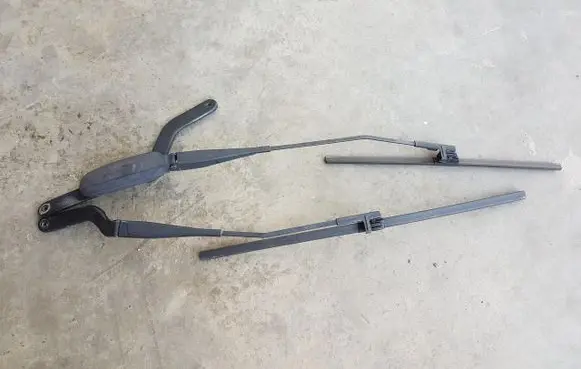 Ford Focus C-MAX Front wiper blade arm