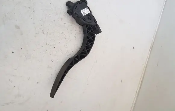 Chrysler 300 - 300C Accelerator throttle pedal 04861714AA