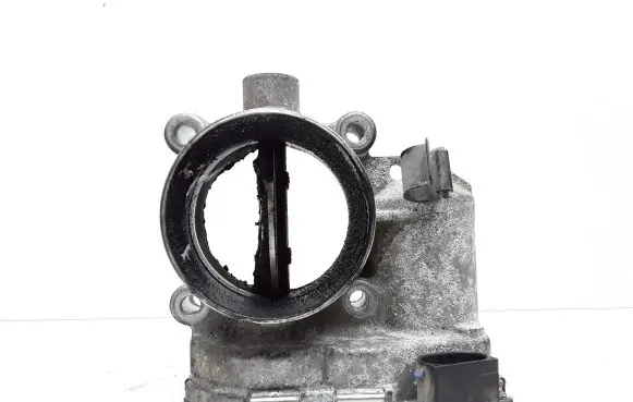 Volvo V50 Throttle valve 8692720 0281002701
