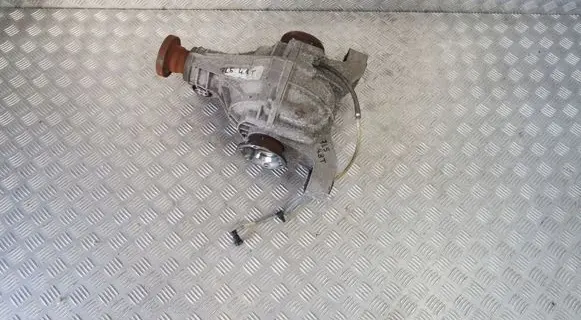 Porsche Cayenne (92A) Front wheel hub spindle knuckle 