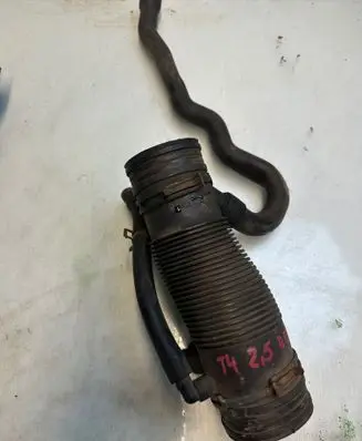 Volkswagen Transporter - Caravelle T4 Air intake hose/pipe 023129627E