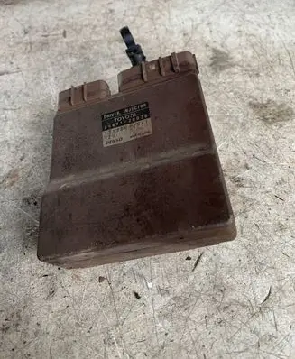 Toyota Corolla E120 E130 Fuel injection control unit/module 8987120030