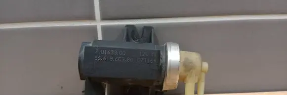 Citroen C4 Grand Picasso Turbo solenoid valve 9661960380 70163300