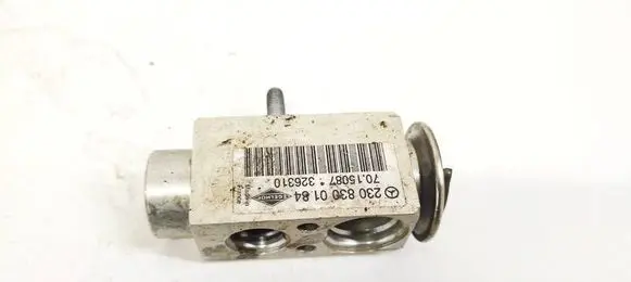 Mercedes-Benz C AMG W204 Air conditioning (A/C) expansion valve 2308300184 7015087
