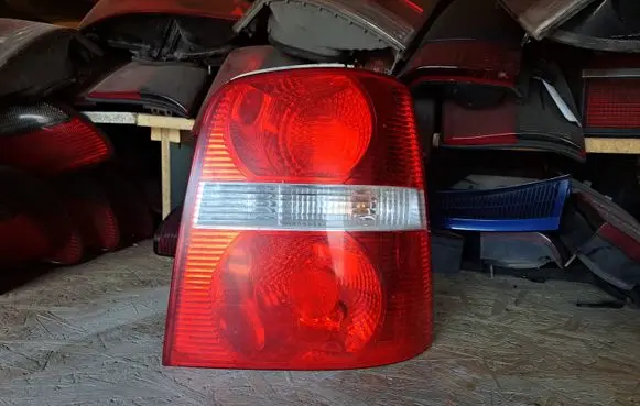 Volkswagen Touran I Rear/tail lights 1T0945096 1T0945112 1T0945096G