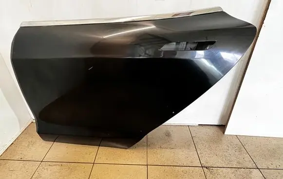 Tesla Model S Rear door