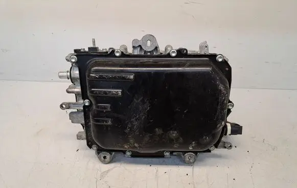 Toyota Yaris Voltage converter inverter G920052032