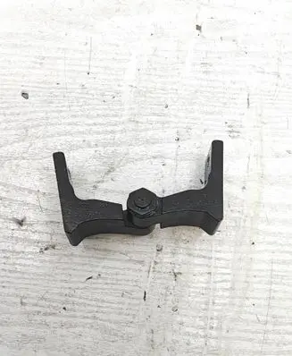 Volvo V40 Rear door lower hinge 31352695 Y555