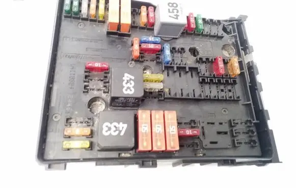 Volkswagen Touran I Fuse module 1K0937124K
