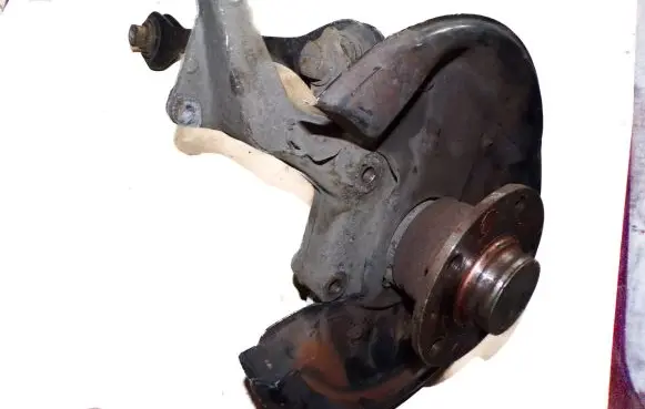 Rear wheel hub spindle/knuckle