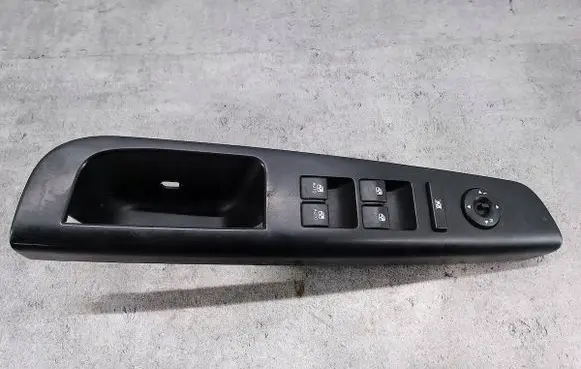 KIA Ceed Quarter vent window switch 369490