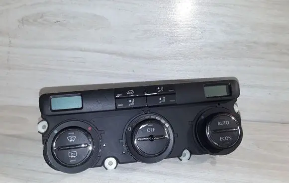 Volkswagen Touran I Climate control unit
