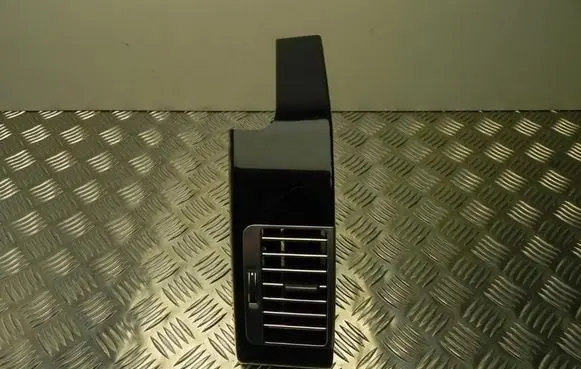 Rear air vent grill