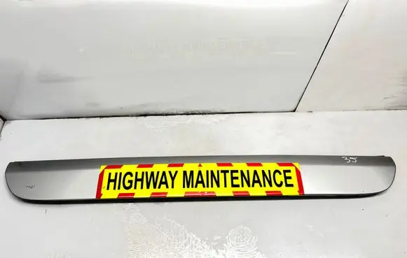Mercedes-Benz ML W163 Tailgate trim A1637400770
