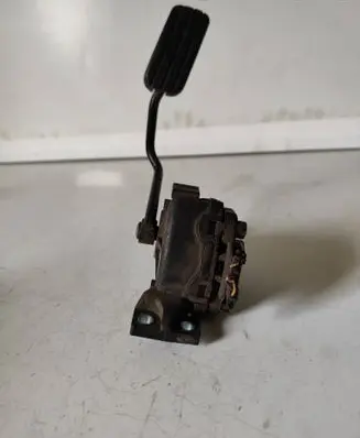 Renault Trafic II (X83) Accelerator throttle pedal 6PV00811914 7700313060