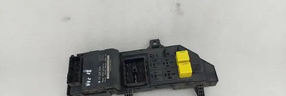 Opel Vectra C Fuse module 24443147 09226554 518777016