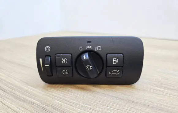 Volvo V70 Light switch 30739414 04066322