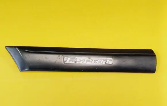 Mercedes-Benz C W202 Front arch trim 2026900162