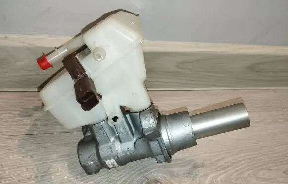 Peugeot 308 Master brake cylinder 03350890841