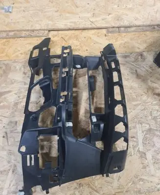 Headlight/headlamp mounting bracket