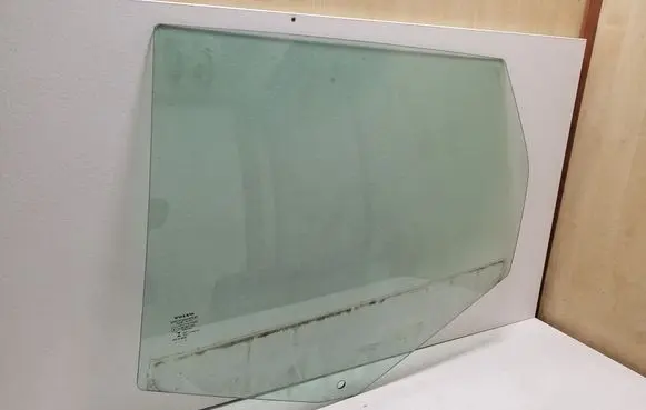 Volvo XC60 Rear door window glass