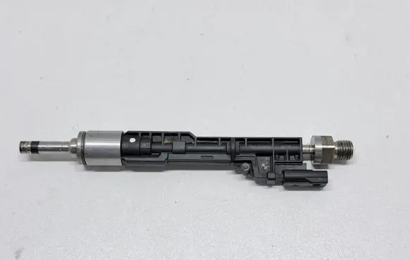 BMW 3 F30 F35 F31 Fuel injector 7639994 13647639994