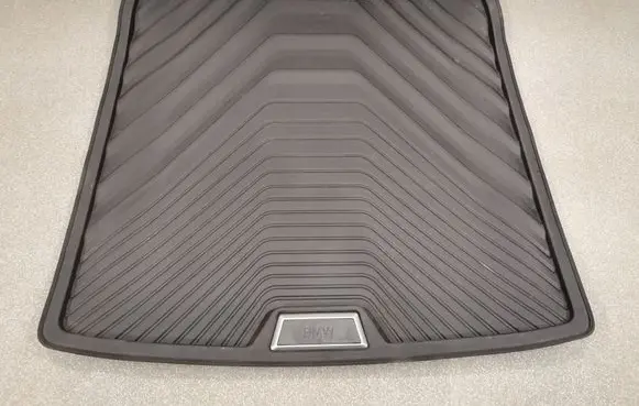 Trunk/boot floor carpet liner