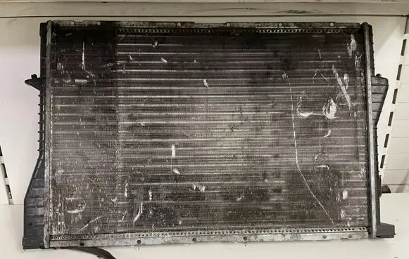 BMW 7 E38 Coolant radiator