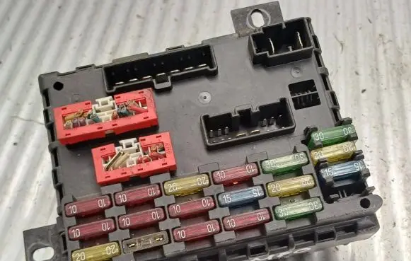 Alfa Romeo 156 Fuse module 46447809