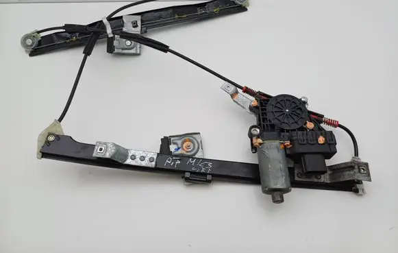 Ford Mondeo Mk III Front door window regulator with motor 0130821771