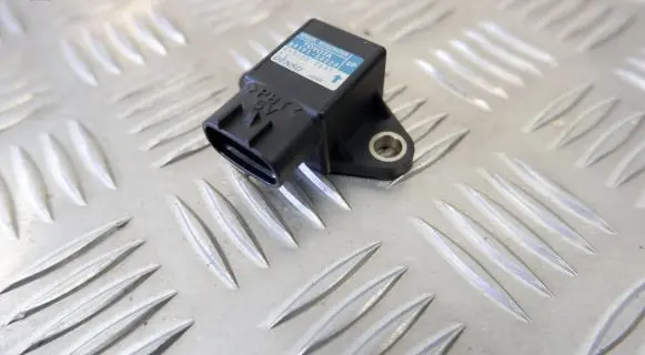 Lexus LS 460 - 600H Acceleration sensor 8919150020