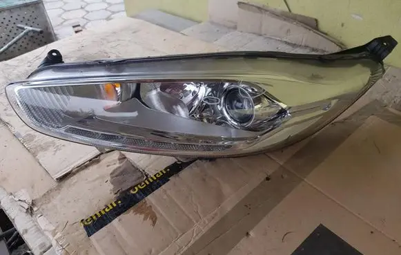 Ford Fiesta Headlight/headlamp