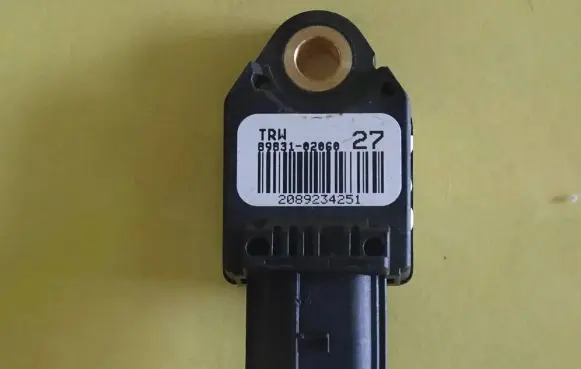Toyota Auris 150 Airbag deployment crash/impact sensor 89831-02060 8983102060