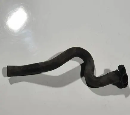 Volkswagen PASSAT B5.5 Engine coolant pipe/hose 3c1816311