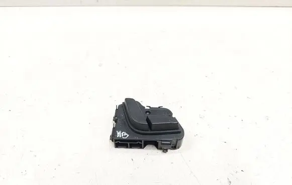 Mercedes-Benz C W204 Seat control switch A2048708910 03463870