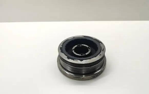 BMW 5 E60 E61 Crankshaft pulley 987082686 37796110 VAICO