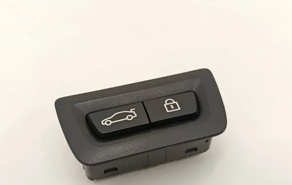 BMW 5 F10 F11 Tailgate/boot open switch button 9275121
