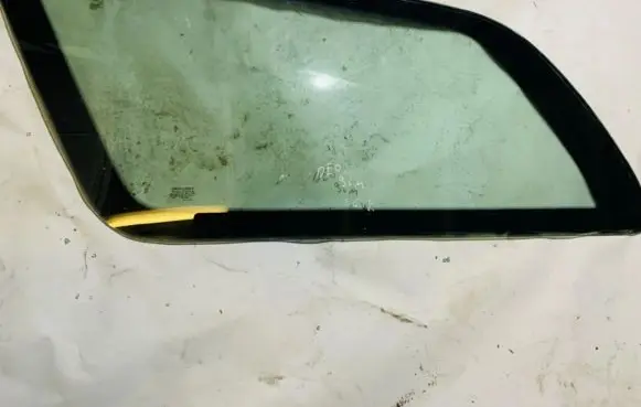 Ford Mondeo MK I Rear side window