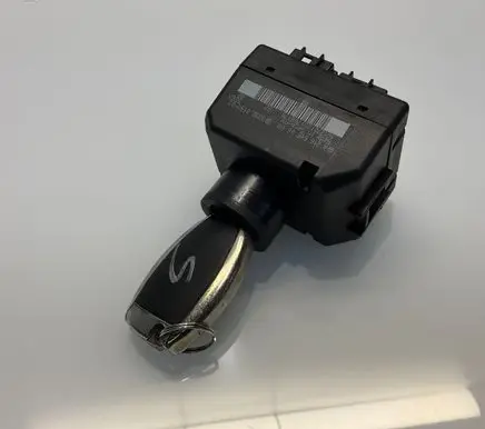 Mercedes-Benz S W221 Ignition lock A2165450608 3332015202 1012701281706170