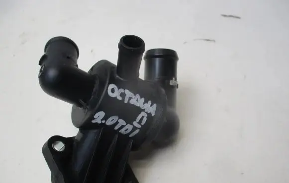 Skoda Octavia Mk2 (1Z) Thermostat housing 