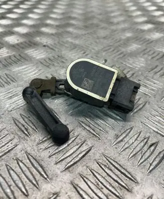 Headlight/headlamp level sensor