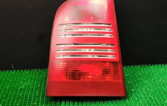 Skoda Octavia Mk1 (1U) Rear/tail lights 1U9945111 1U9945095