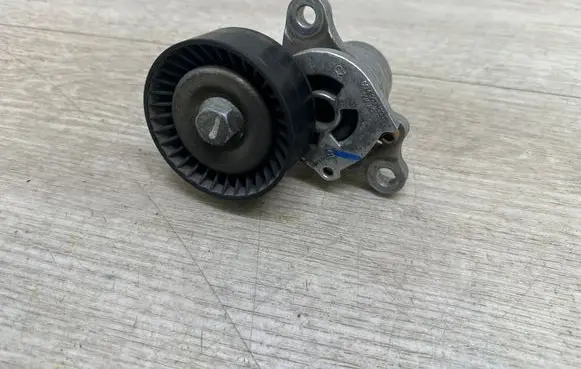 Porsche Panamera (971) Alternator belt tensioner 