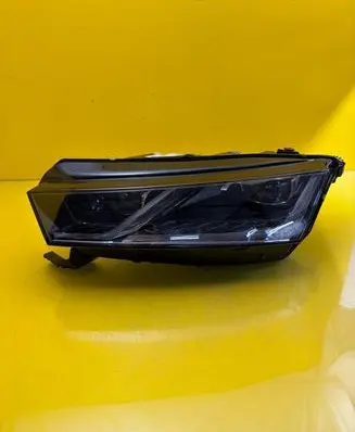 Skoda Octavia Mk4 Headlight/headlamp 5E4941015A